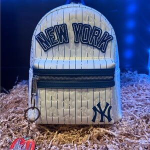 New York Yankees Loungefly Mini Backpack - White & Navy